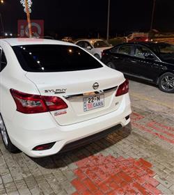 نيسان سيلفي